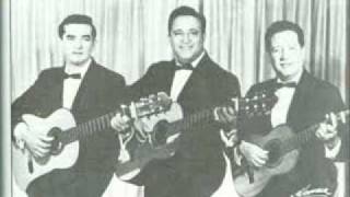 La Barca De Oro - Trio Los Panchos con Enrique Caceres.wmv