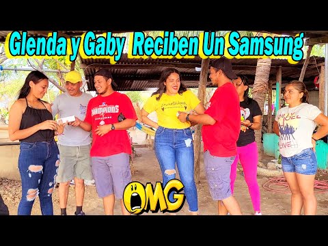 GLENDA NI SE LO CREIA QUERA PARA ELLA, CON UNA FELICIDAD LOS RECIBIERON,