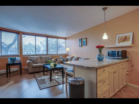 Renovated Cambridge 1 Bed Condo w/ Covered Parking near Harvard & MIT!