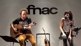 Personal - Neus Ferri presenta Aquí me tienes en FNAC Valencia.