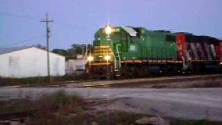 preview picture of video 'Kiamichi RR (KRR 3871) arriving Hugo, Ok. 10/24/2009 ©'