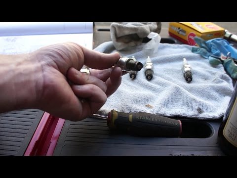 1968 MGC Spark Plug Install & Internal Engine Inspection