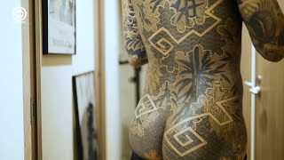【タトゥー紹介】おしり塗りつぶし!!芸術すぎ!!神Nissacoのバックピースタトゥー