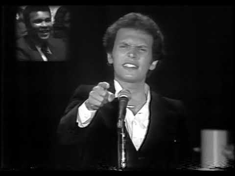 Billy Crystal's Muhammad Ali tribute - 15 Rounds (1979) - Fixed Audio