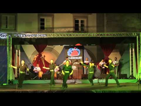 Argentinian folk dance: Pajarillo, Boleadoras & Bombos