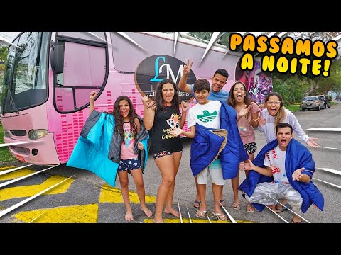 PASSAMOS A NOITE NO ÔNIBUS COM AS CRIANÇAS! - (LOUCURA)