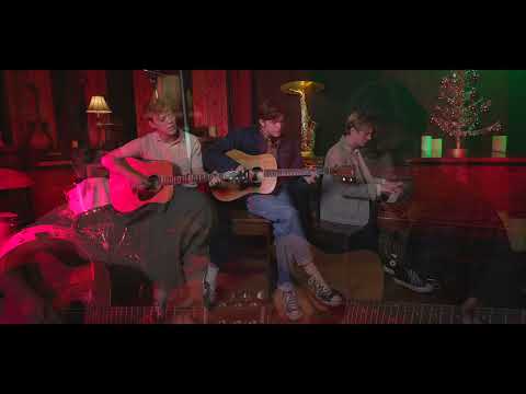 New Hope Club - Whoever He Is (Christmas 2021 Version)