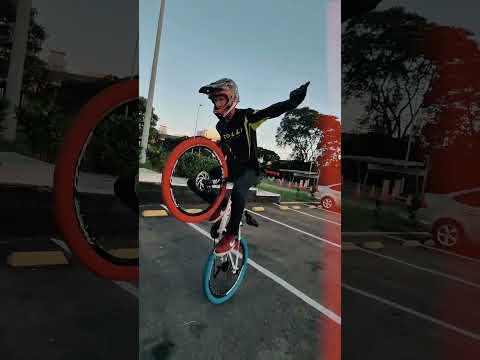 Video thumbnail of Bicicleta Colli Grau Aro 26 Aço Carbono Freio a Disco com 21 Marchas