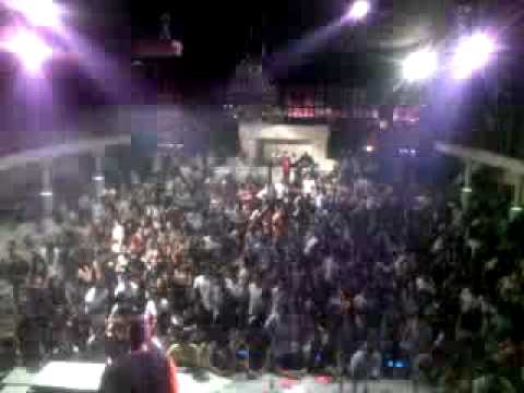 Flash mob Alex Velea in club la Cupa Liceelor la Street Dance 2010