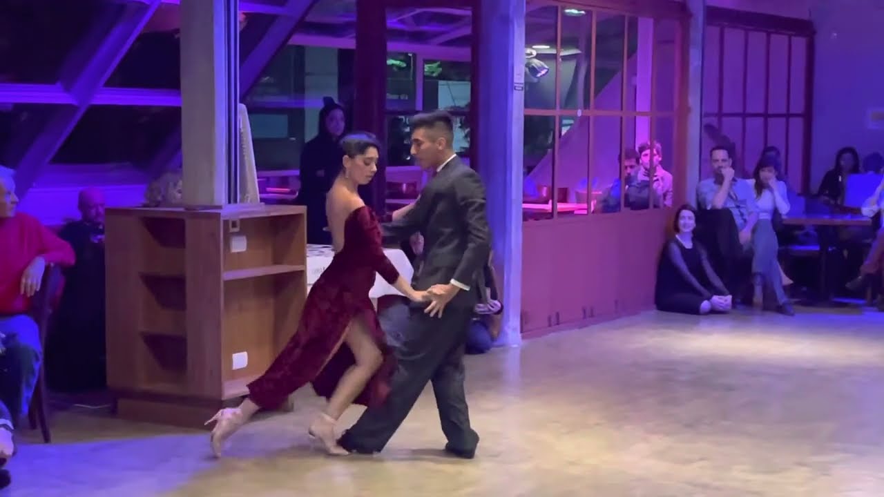 Video thumbnail for Krishna Olmedo y Daniela Barria @ Milonga Muy Martes 4/18/23