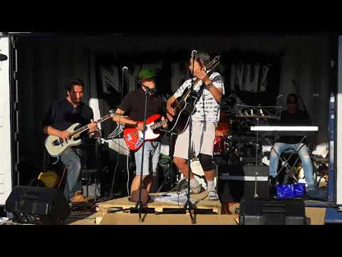 Nattoralit spiller Naalangarsuit. De Rige. 2018-08-17.