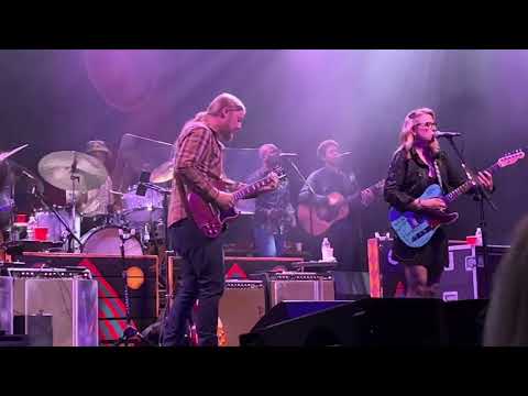 Tedeschi trucks concert