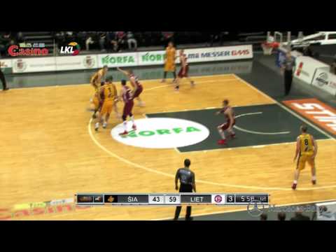 Rungtynių momentas: M. Echodas drebina ir Šiaulių arenos lanką