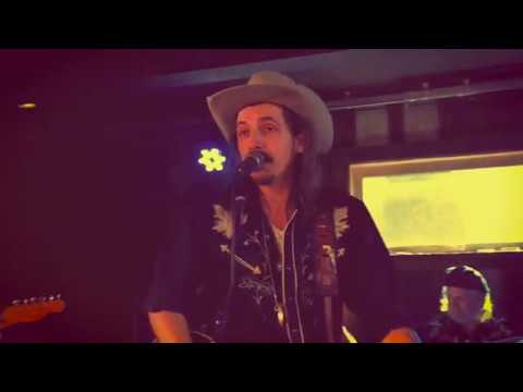 Gravel - Tylor & The Train Robbers