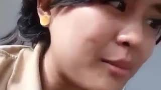 Download lagu LAGI VIRAL nih cewe cantik nyinden sunda pangapungan bikin adem mp3