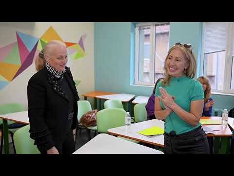 От и към създателите на костюмите