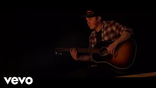 Travis Denning Sittin' By A Fire