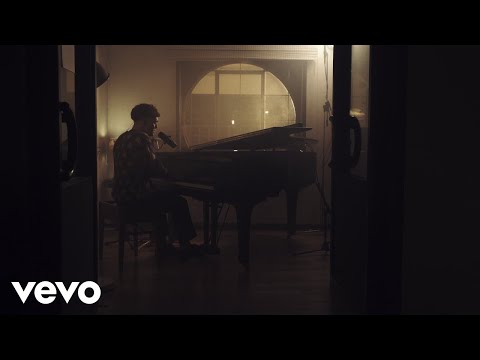 DanDlion - You Might Need Somebody (Live)