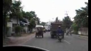 preview picture of video 'Lombok - Traffic in Ampenan - Lalu Lintas'