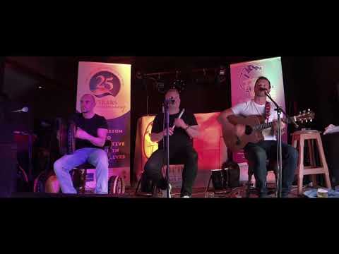 Alan Doherty & Friends. Féile na gCloigíní Gorma