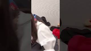 スカートからパンチラ配信