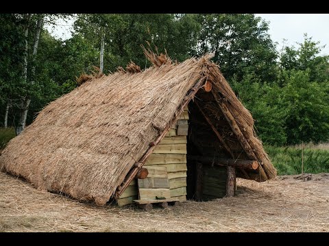 »Wir bauen ein Grubenhaus« (We build a pit house)