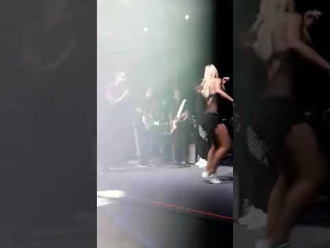 Harmonia do samba & Anitta ( ensaio do bloco 2018)