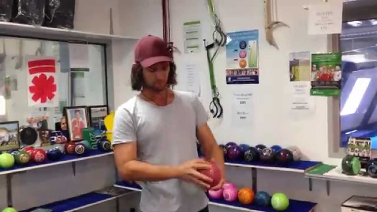 Lawn Bowls - How To Know What Size To Use Nev Rodda