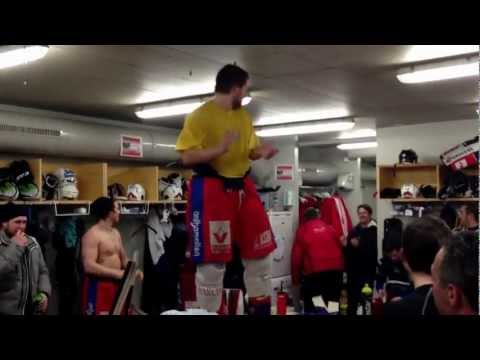 Vestiaire HC Sion après 3è match playoffs contre forward Morges