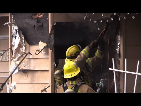 Raw Video: Albany 16th & Vine Fire