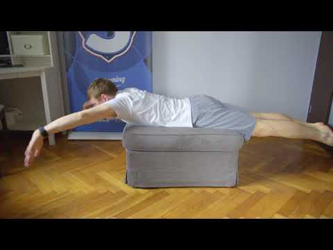 Styl żabka na pufie