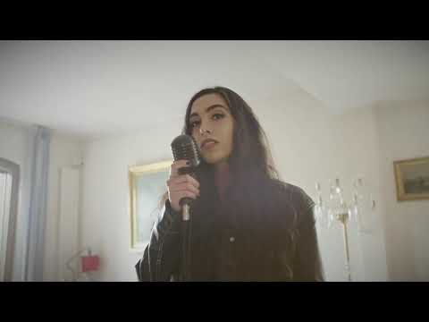 The show must go on - Queen | Cover by Ellynora