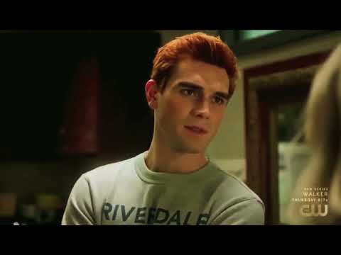 Riverdale - Betty and Archie flirt at School [5x06]
