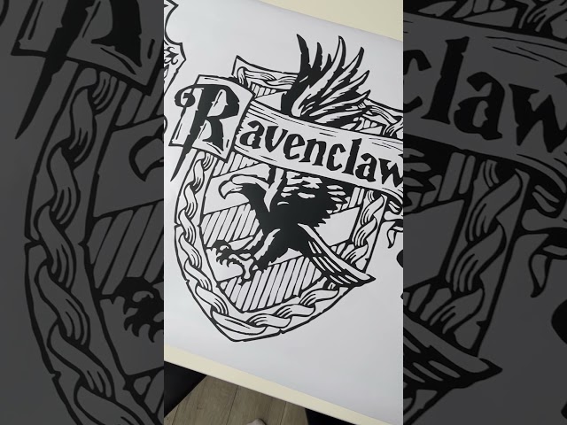 Vídeo relacionado con Half Moon Bay Letrero de Lata Harry Potter, Escudo Casa Ravenclaw, Decoración Dormitorio, Arte de Pared, Licencia Oficial