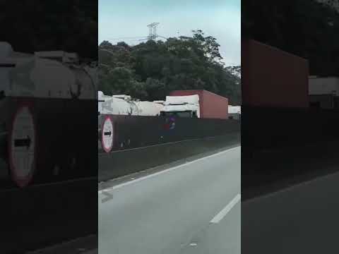Rodovia Anchieta tem lentidão na descida para o litoral nesta sexta (21).