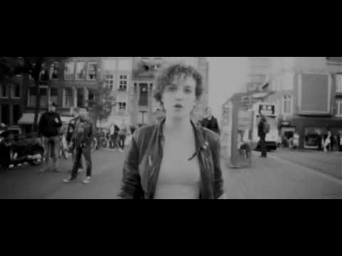 download lagu mp3 mp4 Laura Van Eeden, download lagu Laura Van Eeden gratis, unduh video klip Laura Van Eeden