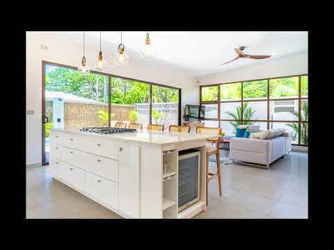 0.09 ACRES – 3 Bedroom Charming New Home With Pool And Walking Distance To The Uvita River!!!!