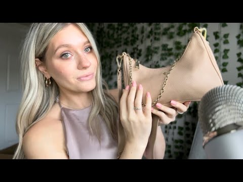 ASMR| What's in My Bag (Close Whisper)👜