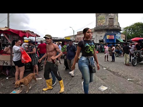 🇨🇴 Inside Barranquilla's Craziest Market - Colombia