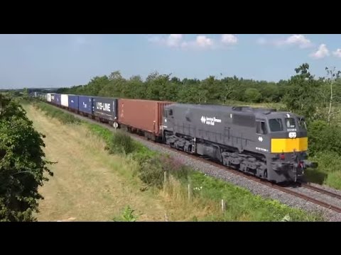 Irish Rail 071 Class - Liner, Timber and PWD trains