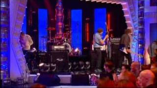 [ mcfly live] transylvania + don&#39;t stop me now ( live @ al murray happy hour, 27 jan 2007)