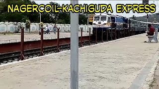 preview picture of video 'Nagercoil-Kachiguda Express Arriving At Mahabubnagar Railway station'