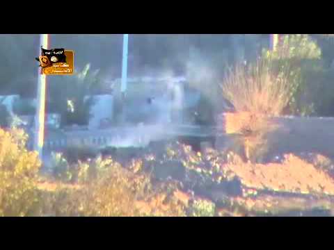 تفجير دبابة لقوات النظام بجانب فرع الأمن السياسي في دير الزور