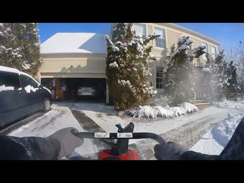 Toro - 21" (53 cm) Power Clear® 721 E Snow Blower Toro - 21" (53 cm) Power Clear® 721 E Snow Blower