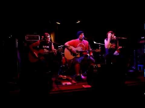 Aintuse - '¿Don't Eat Yellow Snow?' + Linoleum [NOFX cover] (Acoustic Live at Vastavirta)