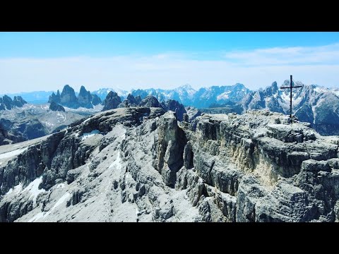 Gipfelkreuze in Südtirol - Wanderung in den Dolomiten auf dem Hochebenkofel und dem Birkenkofel