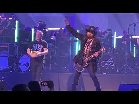 LUCIE - Šrouby Do Hlavy (Bratislava 11.3.2023)