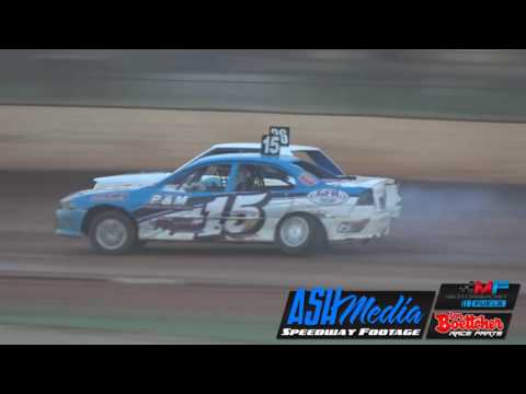 Production Sedans: Race Highlights Jan 2017 - Kingaroy Speedway