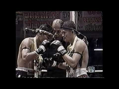 Karuhat Sor Supawan vs Nong Narong Look Samrong | Muay Thai from Lumpini Stadium