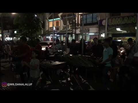 KEREN..!! Musik Keroncong di Jalan Malioboro Jogja
